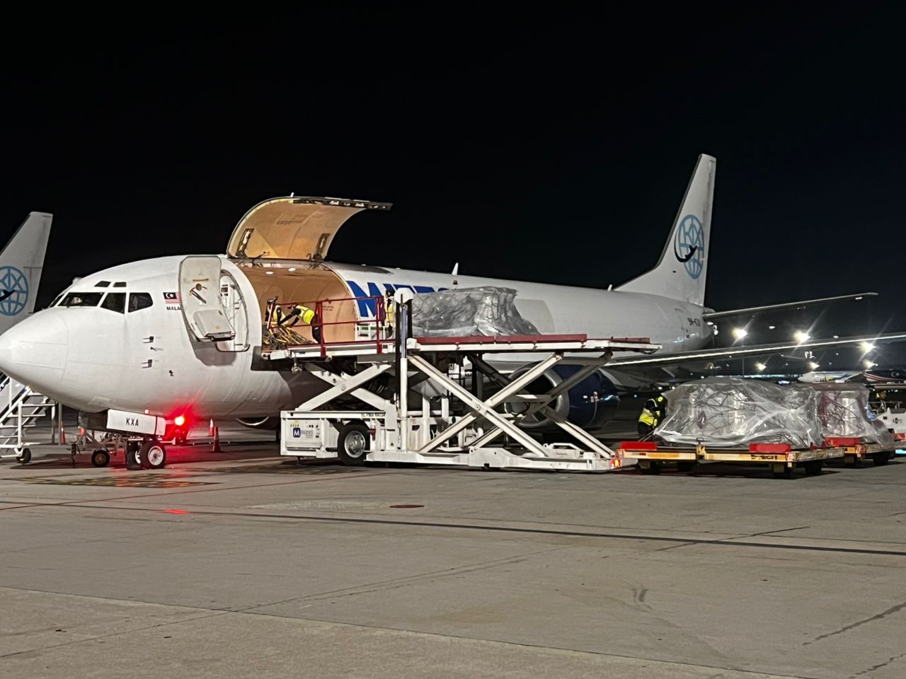 Night freighter loading on the apron